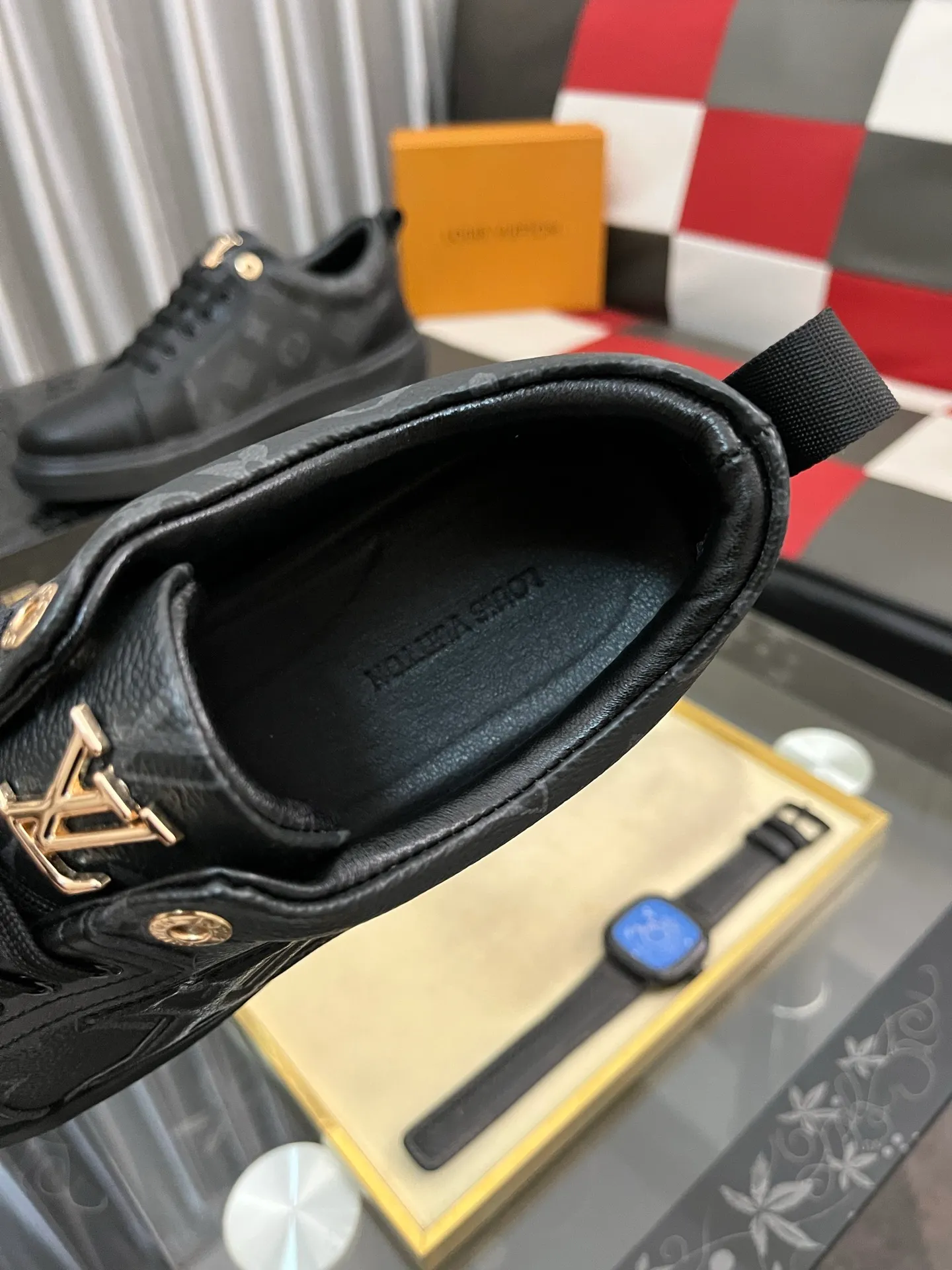 Men's shoes 💰400⌚️⌚️【LOUIS VUITTON】Same style as Louis Vuitton* official website 🚹Men's high-top casual shoes❤️Same style as popular celebrities and big names ~ Best-selling at home and abroad Lv focuses on the checkerboard series...Imported first-layer cowhide with special fabrics➕Full sheep leather lining➕Brand-specific hollow outsole💎Number: 38-443️⃣Colors available